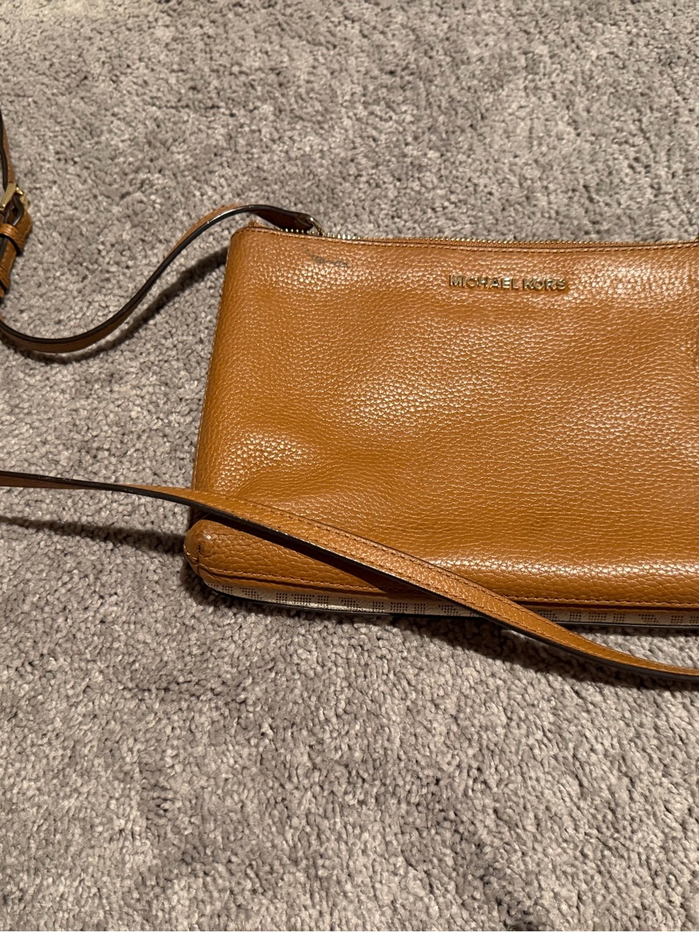 MICHAEL KORS Tan Leather Crossbody